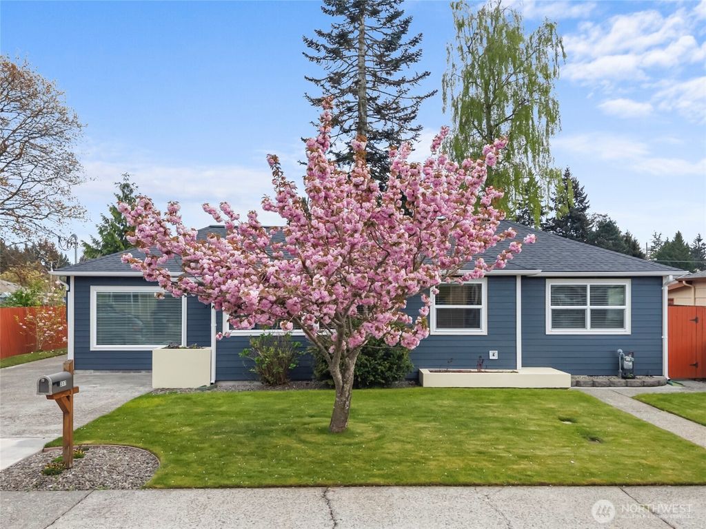 Photo of 317 Laurelhurst Drive SE, Tumwater, WA 98501 (MLS # 2513347)