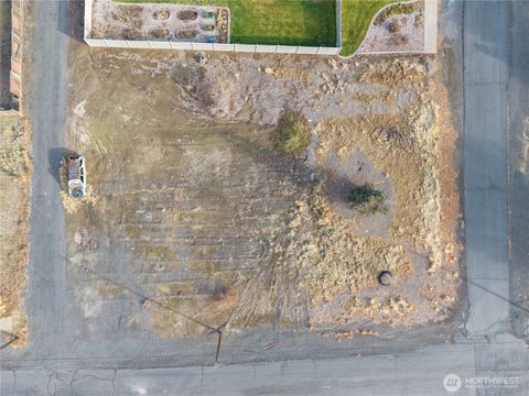 Photo of 408 N L Street, Lind, WA 99341 (MLS # 2452952)