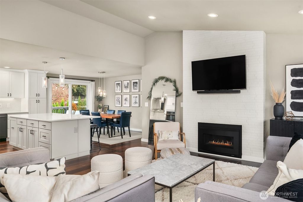 Photo of 4726 191st Place SE, Issaquah, WA 98027 (MLS # 2456230)