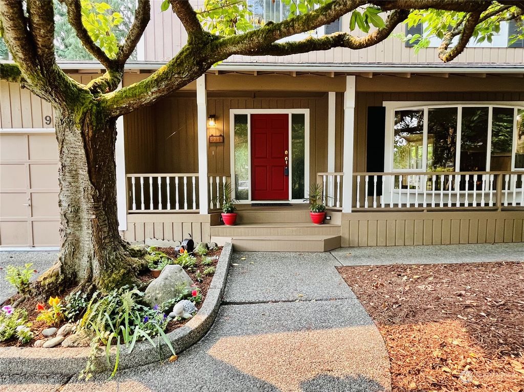 Photo of 9215 NE 142nd Court, Kirkland, WA 98034 (MLS # 2154864)