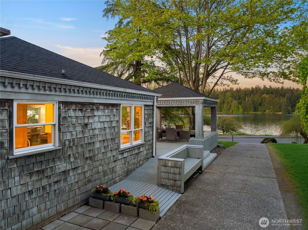 Photo of 5063 Lake Washington Boulevard S, Seattle, WA 98118 (MLS # 2370774)