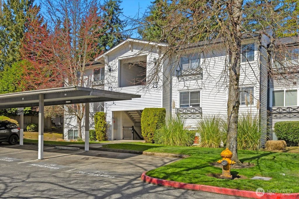 Photo of 15415 35th Avenue W #C301, Lynnwood, WA 98087 (MLS # 2499623)