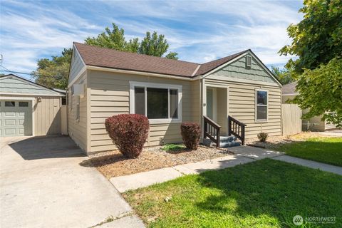 Photo of 18 F Street NE, Ephrata, WA 98823 (MLS # 2414809)