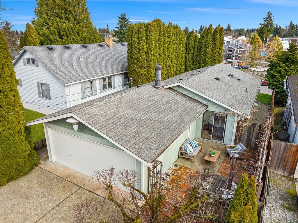 Photo of 9243 18th Avenue SW, Seattle, WA 98106 (MLS # 2329919)