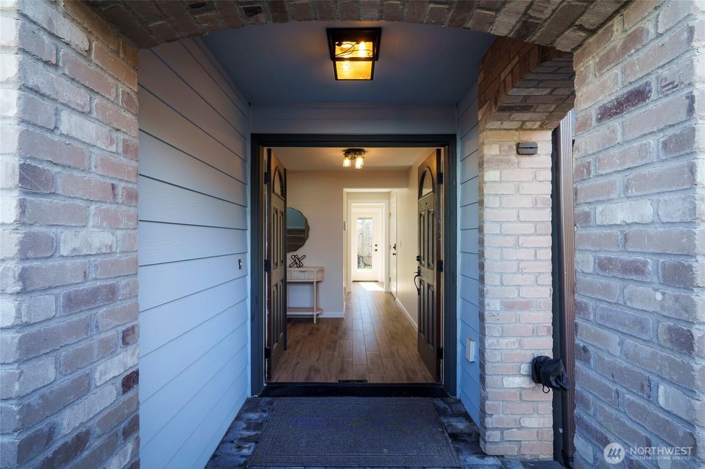 Photo of 421 NE 60th Street, Seattle, WA 98115 (MLS # 2497051)