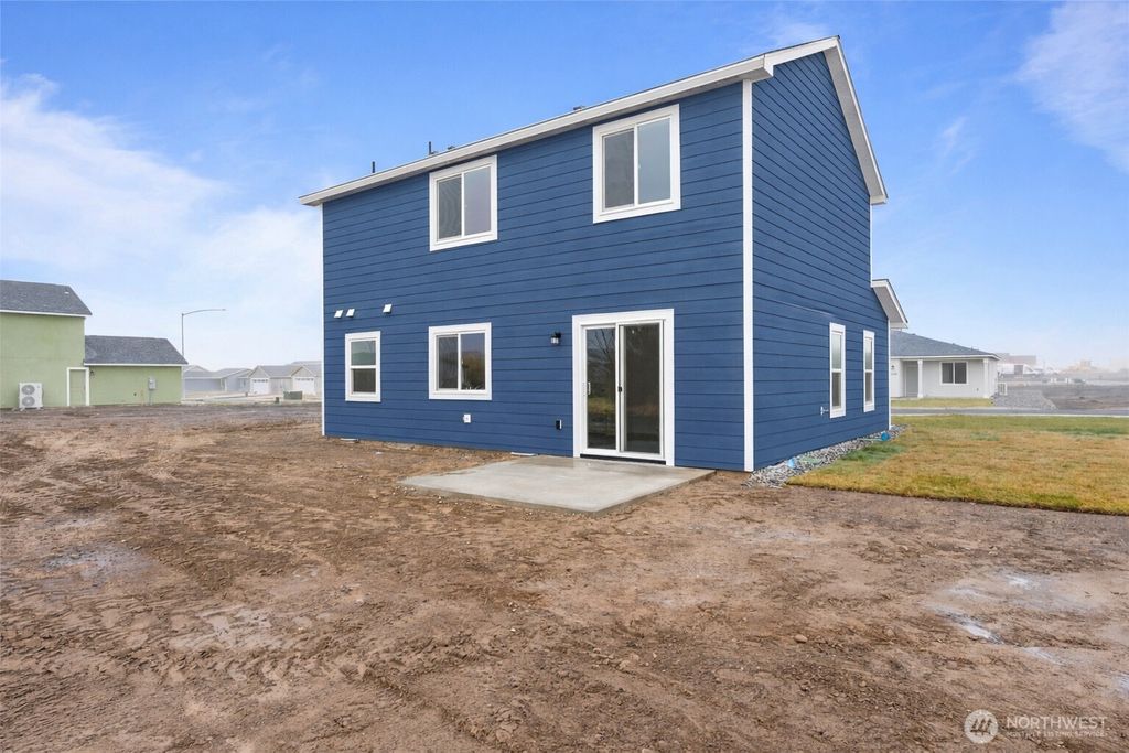 Photo of 605 Kent Avenue, Royal City, WA 99357 (MLS # 2468861)