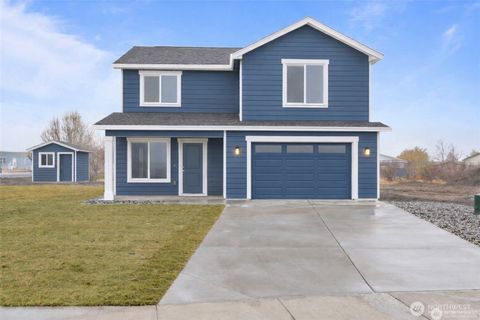 Photo of 605 Kent Avenue, Royal City, WA 99357 (MLS # 2468861)