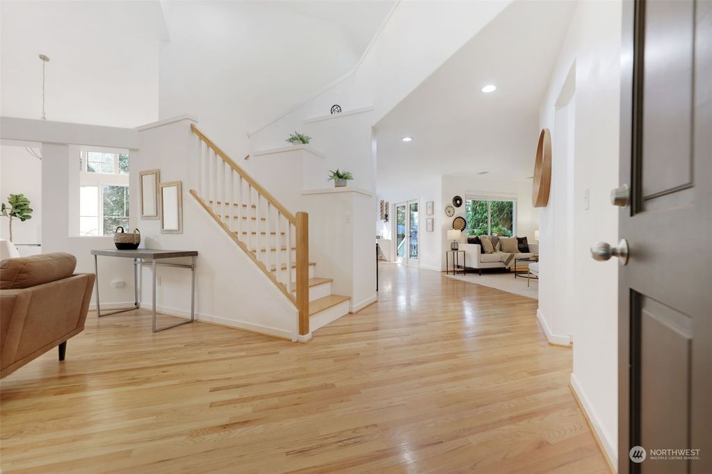 Photo of 8225 NE 124th Place, Kirkland, WA 98034 (MLS # 2005106)