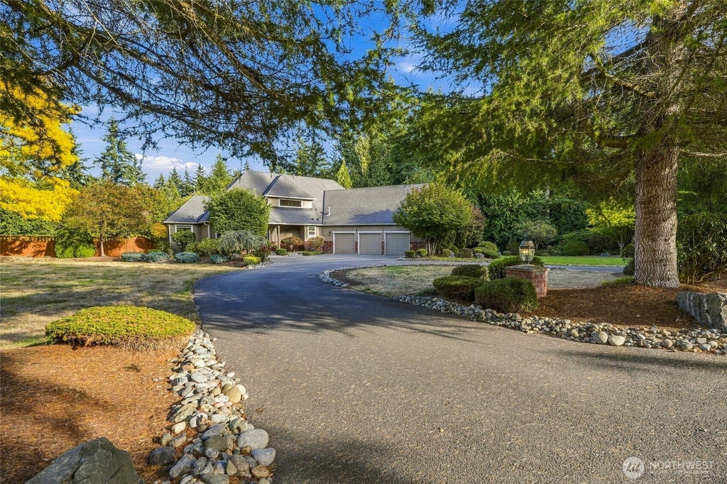 Photo of 11605 6th Avenue NE, Marysville, WA 98271 (MLS # 2586914)
