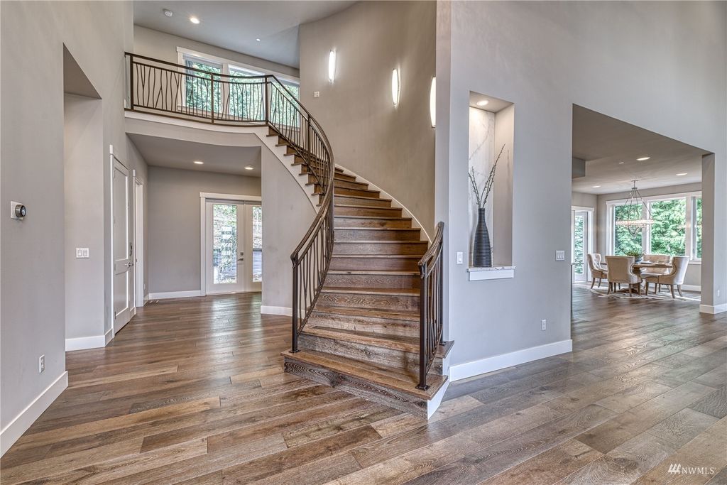 Photo of 16677 SE Cougar Mountain Way, Bellevue, WA 98006 (MLS # 1980901)