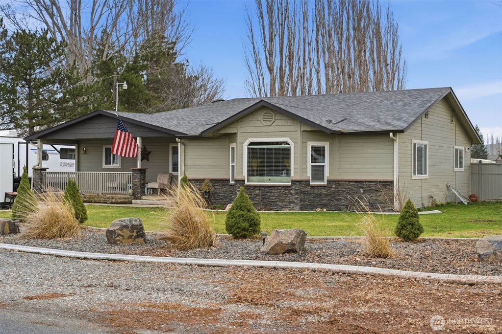 Photo of 5603 E Hamilton Road, Benton City, WA 99320 (MLS # 2488565)