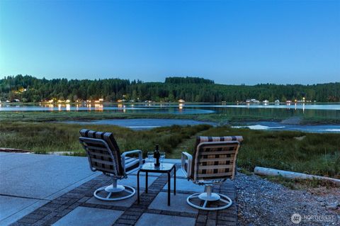 730 E North Bay Road Allyn WA 98524