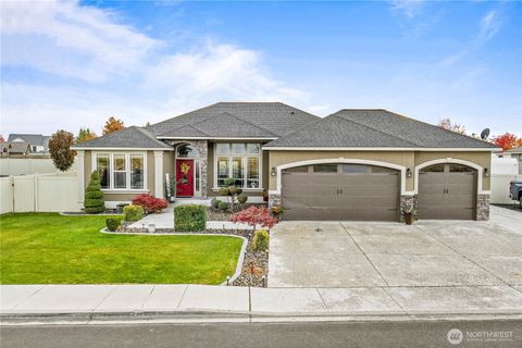 Photo of 1830 E Madera Street, Othello, WA 99344 (MLS # 2451110)