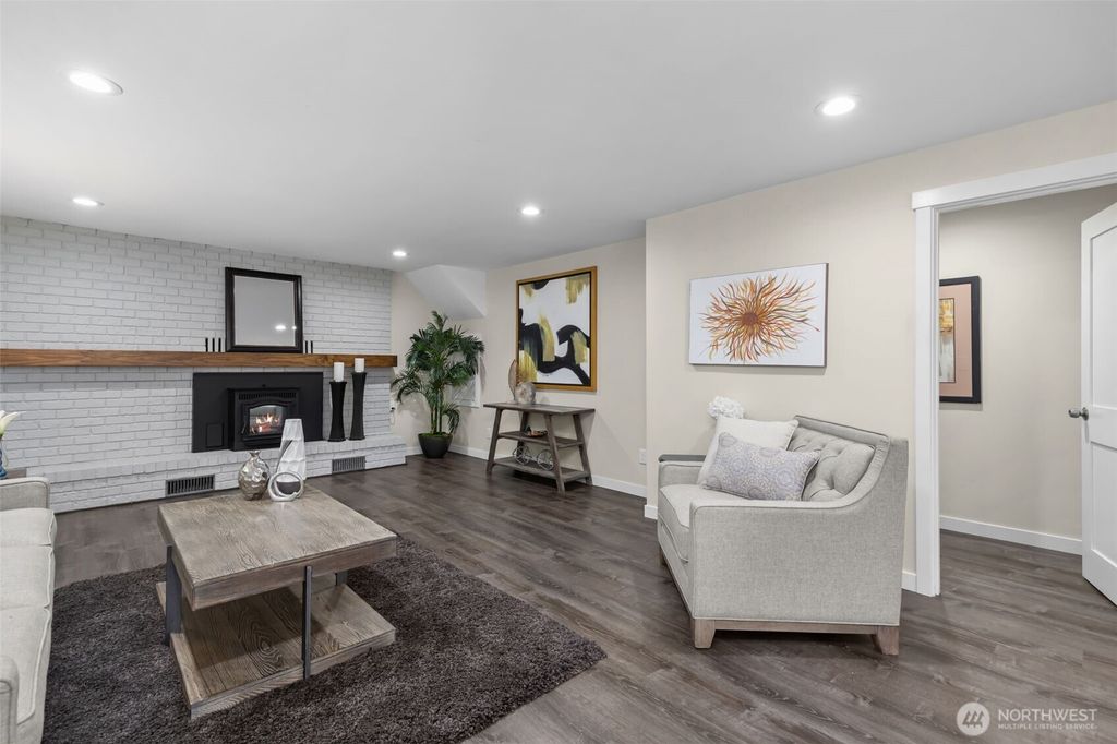 Photo of 6201 227th Street SW, Mountlake Terrace, WA 98043 (MLS # 2435223)