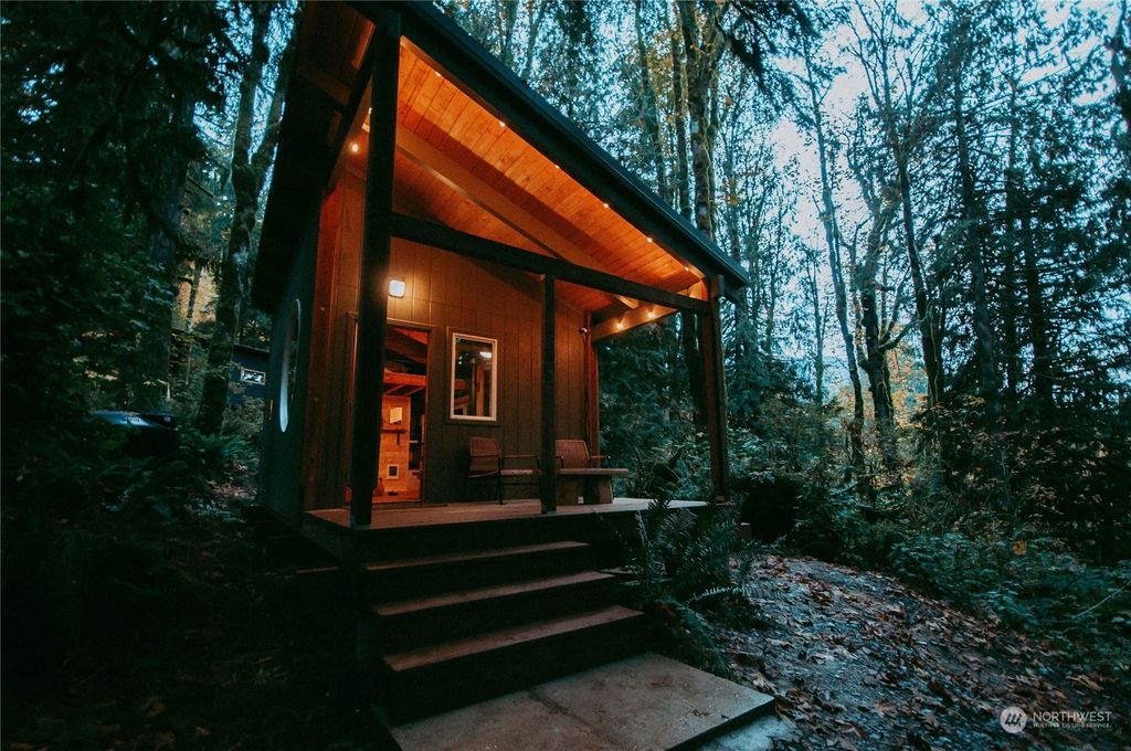 Photo of 51822 S Riverside Road, Gold Bar, WA 98251 (MLS # 2187376)