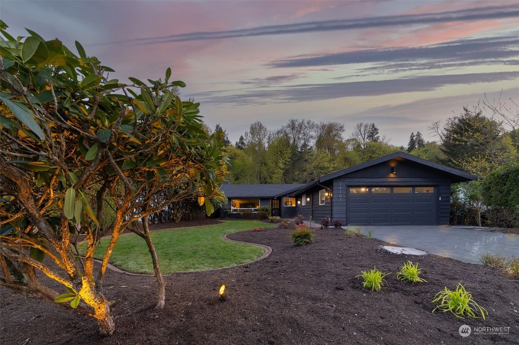 Photo of 13307 SE 151st Street, Renton, WA 98058 (MLS # 2301829)