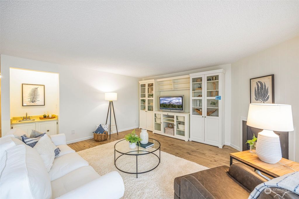 Photo of 22315 6th Avenue S #B103, Des Moines, WA 98198 (MLS # 2190128)