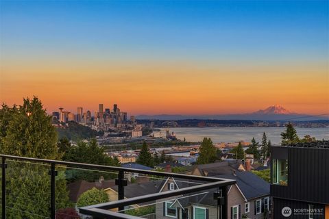 Photo of 2630 W Lynn Street, Seattle, WA 98199 (MLS # 2486227)