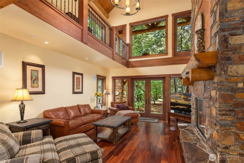 440 Larkspur Loop