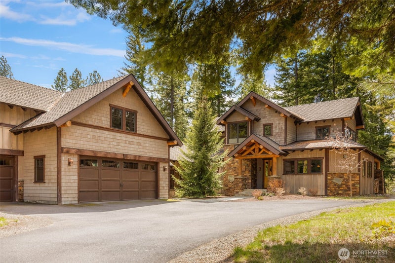 440 Larkspur Loop