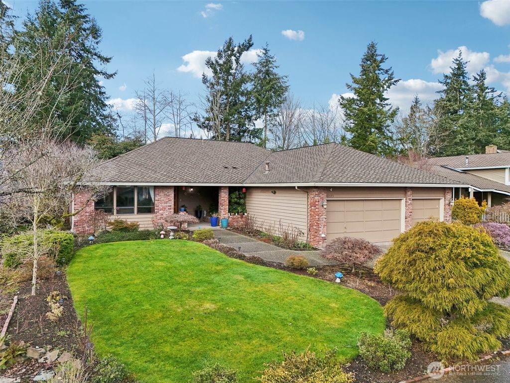Photo of 32333 11th Avenue SW, Federal Way, WA 98023 (MLS # 2335462)