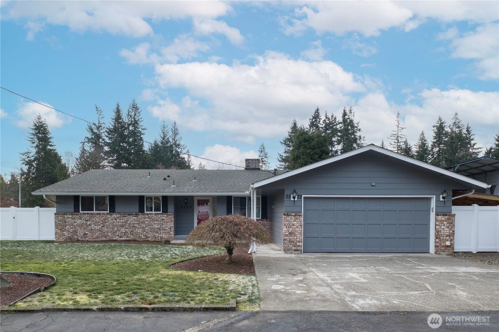 Photo of 2532 107th Place SE, Everett, WA 98208 (MLS # 2467243)
