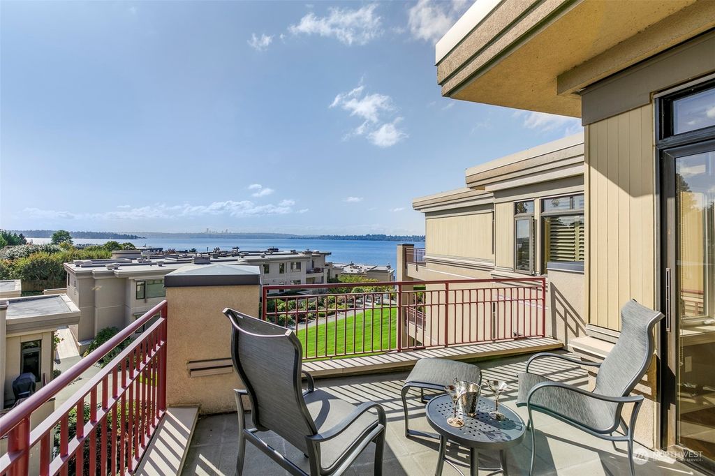 Photo of 223 5th Avenue S #D301, Kirkland, WA 98033 (MLS # 2297331)