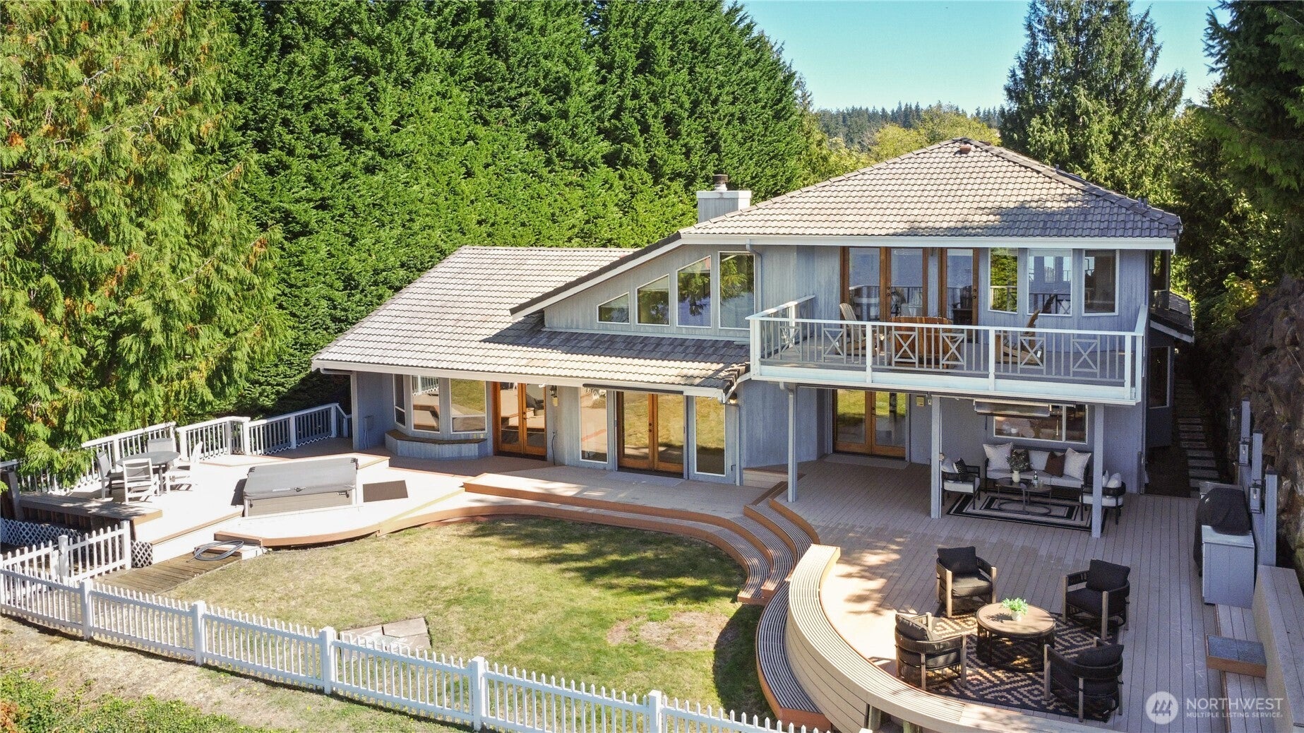 11812 Marine View Drive