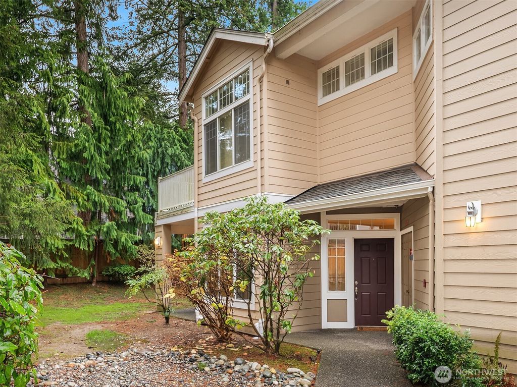 Photo of 4325 NE 5th Court #C101, Renton, WA 98059 (MLS # 2466418)