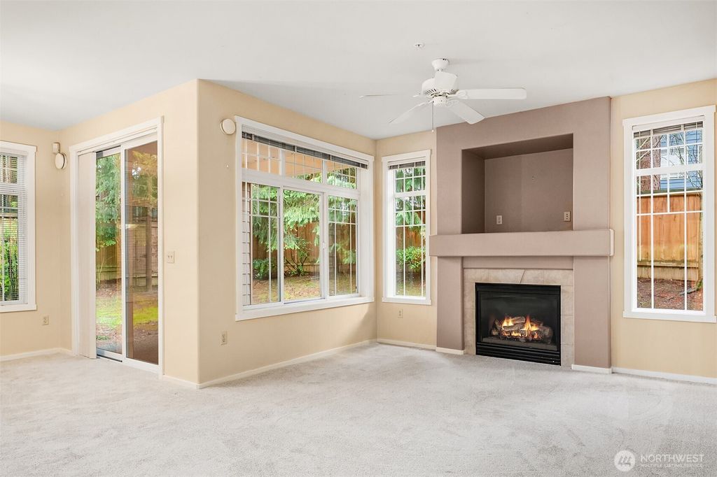 Photo of 4325 NE 5th Court #C101, Renton, WA 98059 (MLS # 2466418)