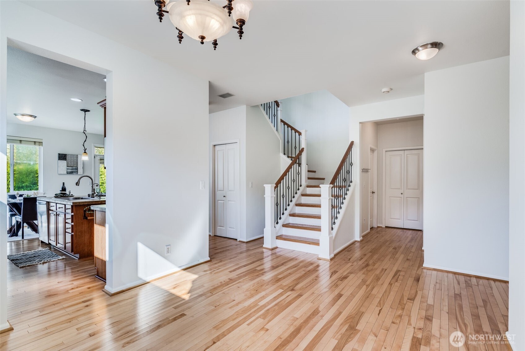 6003 Discovery Street E