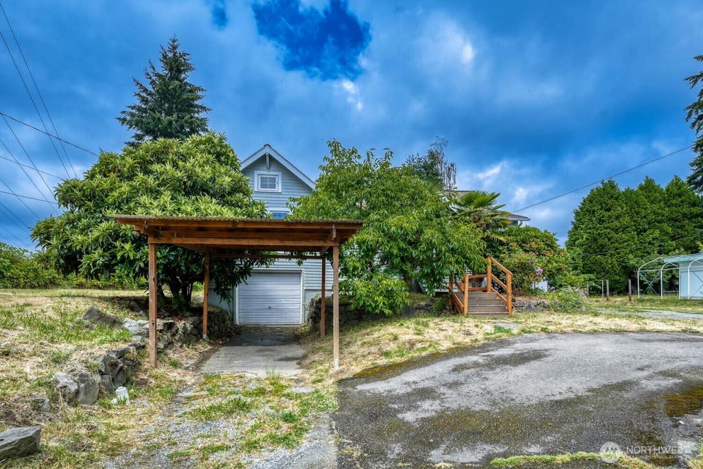 Photo of 98178 5330 S Creston Street, Seattle, WA 98178 (MLS # 2562928)