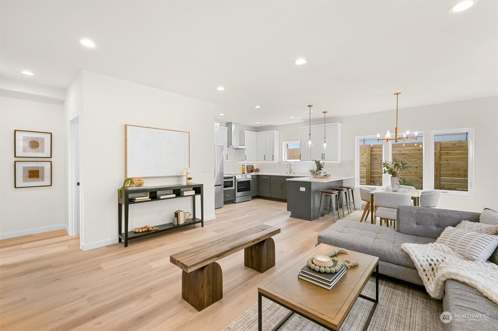 Photo of 1528 Martin Luther King Jr Way, Seattle, WA 98122 (MLS # 2271206)