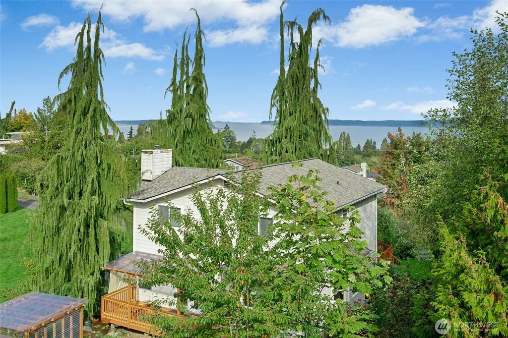 Photo of 2408 Viewcrest Avenue, Everett, WA 98203 (MLS # 2447191)