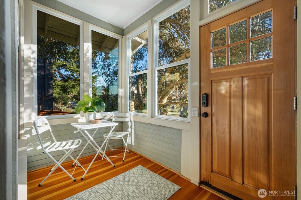 Photo of 406 N Bowdoin Place, Seattle, WA 98103 (MLS # 2466585)