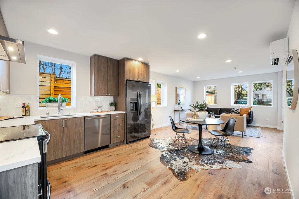 Photo of 2909 13th Avenue S, Seattle, WA 98144 (MLS # 2186884)