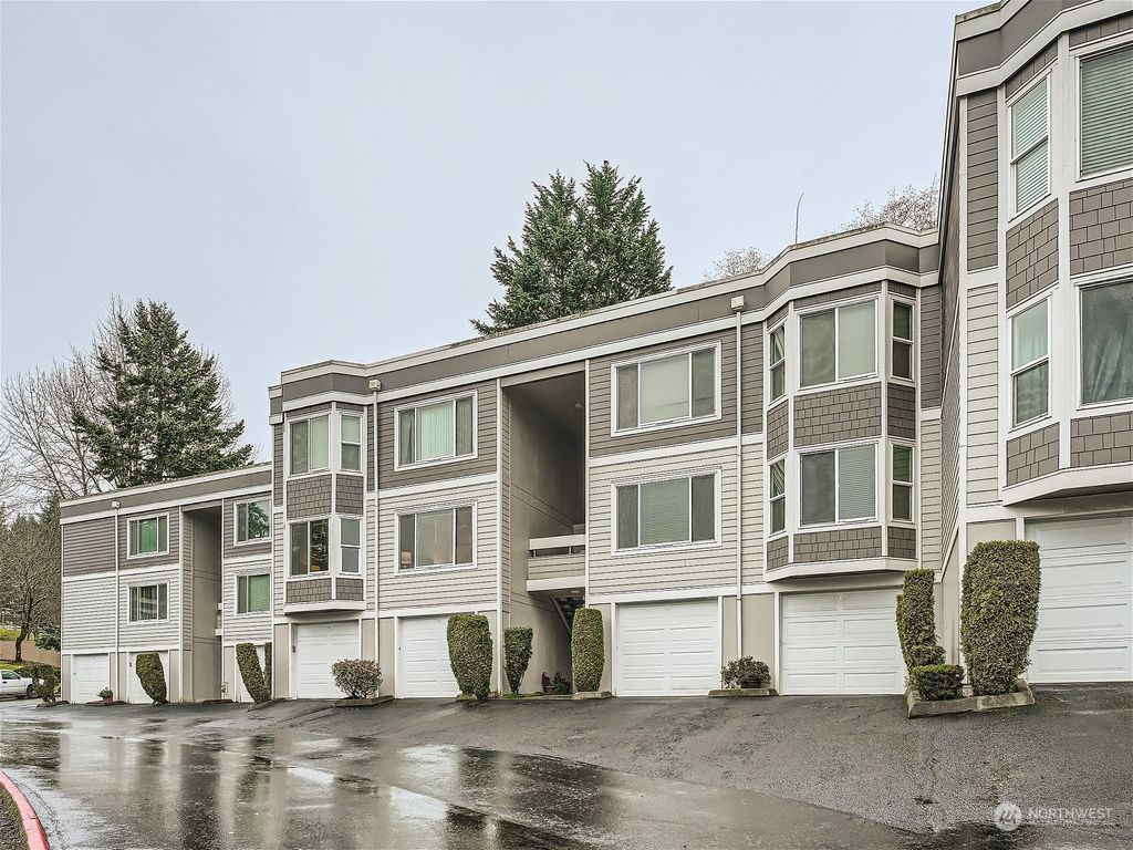 Photo of 4208 Factoria Boulevard SE #C5, Bellevue, WA 98006 (MLS # 2189117)