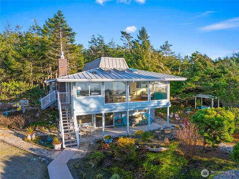 Photo of 4951 Surfcrest Drive, Oak Harbor, WA 98277 (MLS # 2478635)