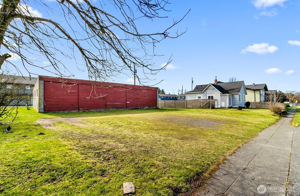 Photo of 1 XX E Burke Avenue, Arlington, WA 98223 (MLS # 2335308)
