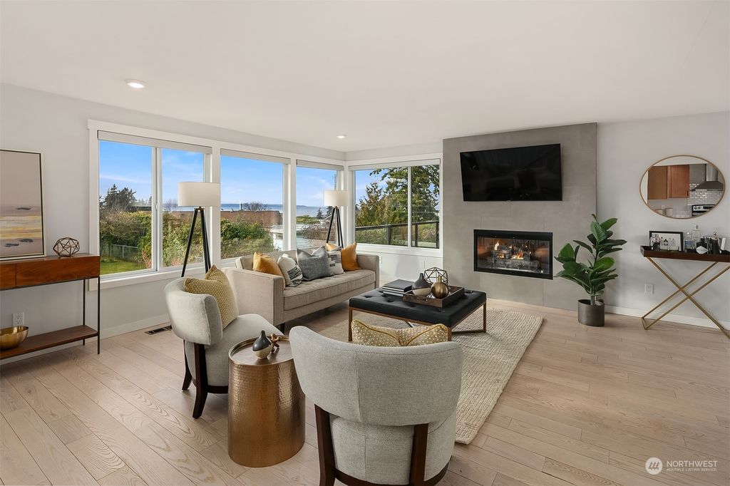 Photo of 529 Pine Street, Edmonds, WA 98020 (MLS # 2037748)