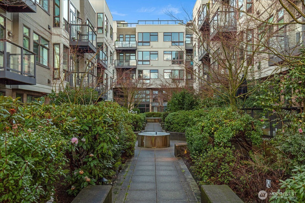 1760 N Northlake Way 521