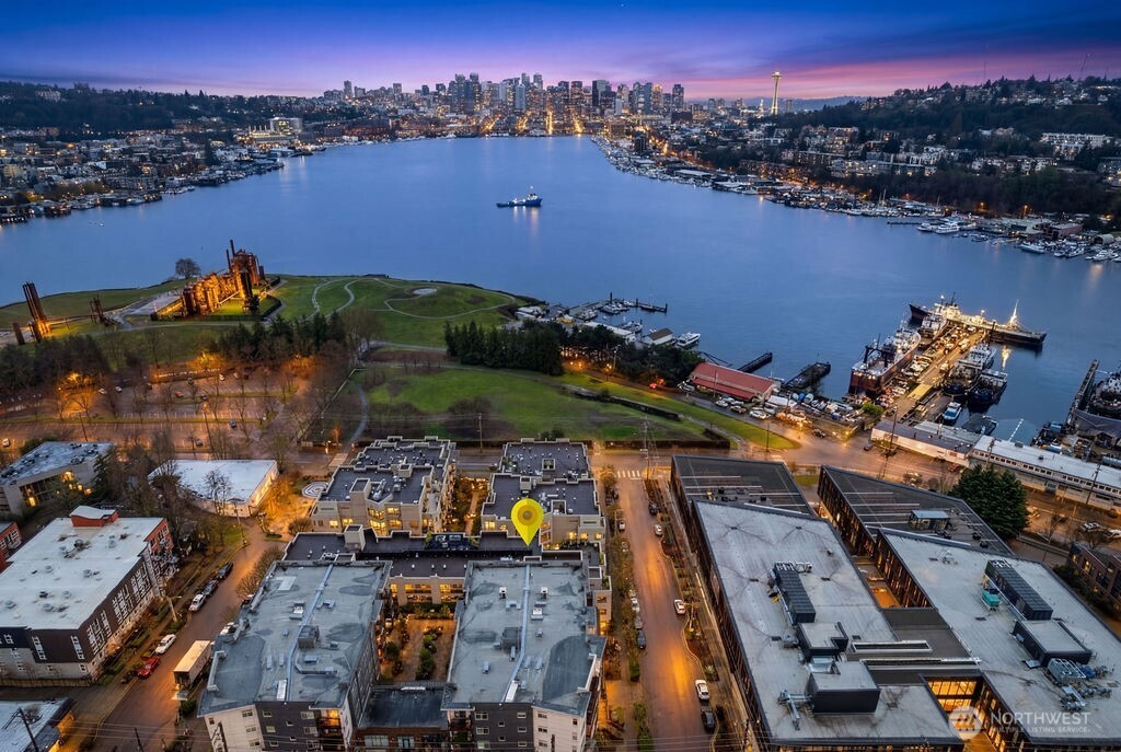 1760 N Northlake Way 521