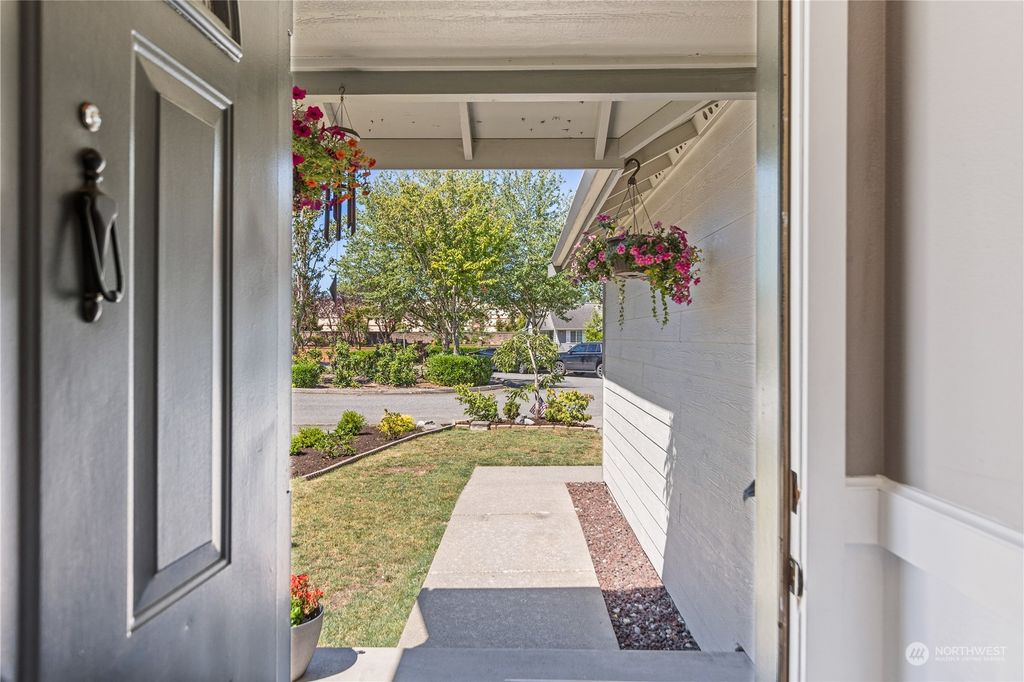 Photo of 17407 27th Avenue NE, Marysville, WA 98271 (MLS # 2141154)