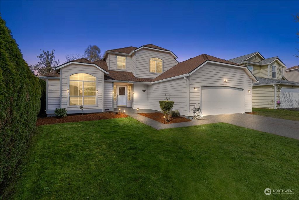 Photo of 32619 18th Place SW, Federal Way, WA 98023 (MLS # 2212688)