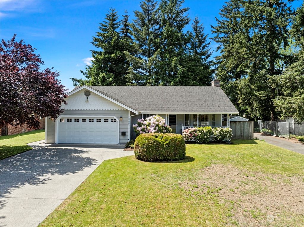 Photo of 34021 35th Avenue SW, Federal Way, WA 98023 (MLS # 2243759)