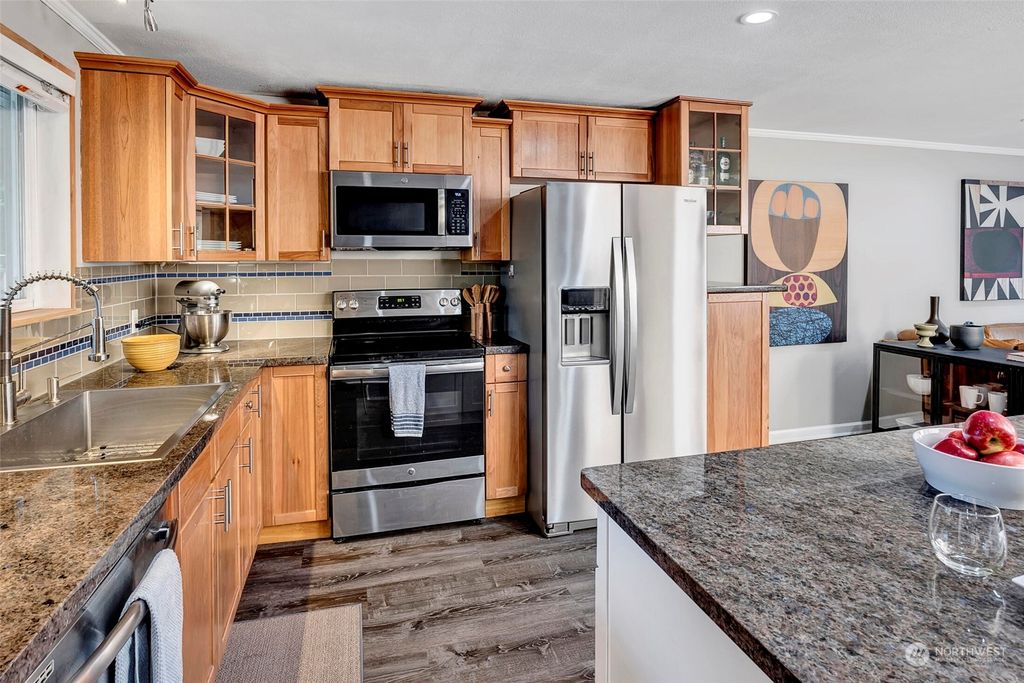 Photo of 315 10th Avenue S #102, Kirkland, WA 98033 (MLS # 2163990)