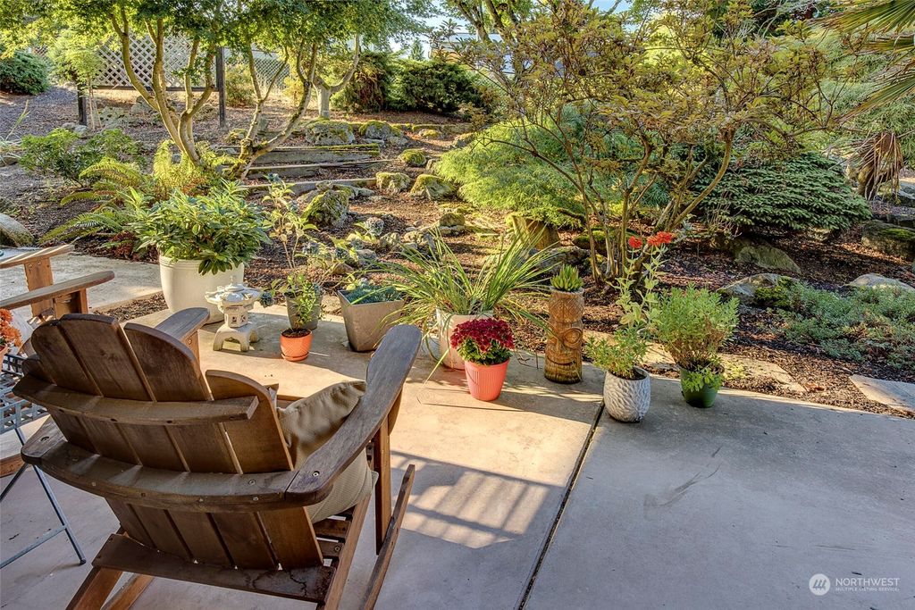 Photo of 315 10th Avenue S #102, Kirkland, WA 98033 (MLS # 2163990)