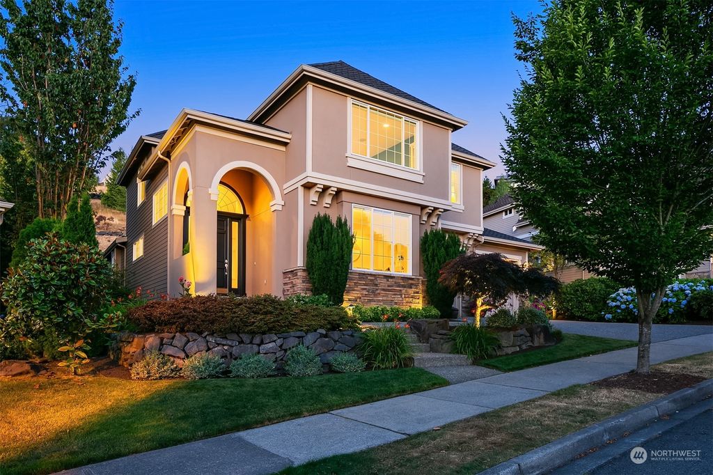 Photo of 1760 30th Avenue NE, Issaquah, WA 98029 (MLS # 2270549)