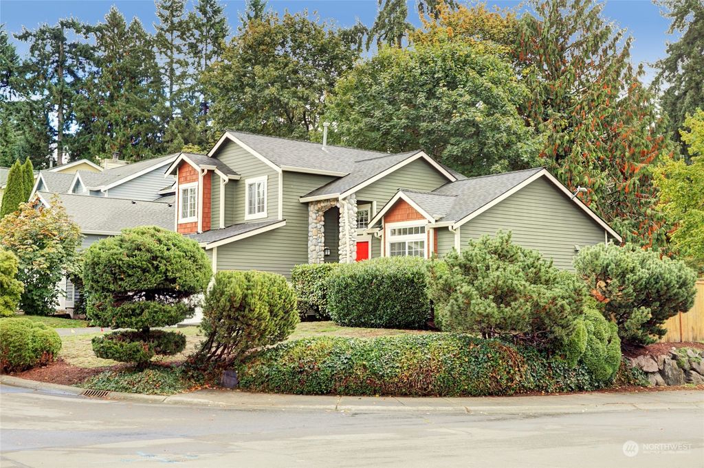 Photo of 8003 NE 125th Street, Kirkland, WA 98034 (MLS # 2170143)