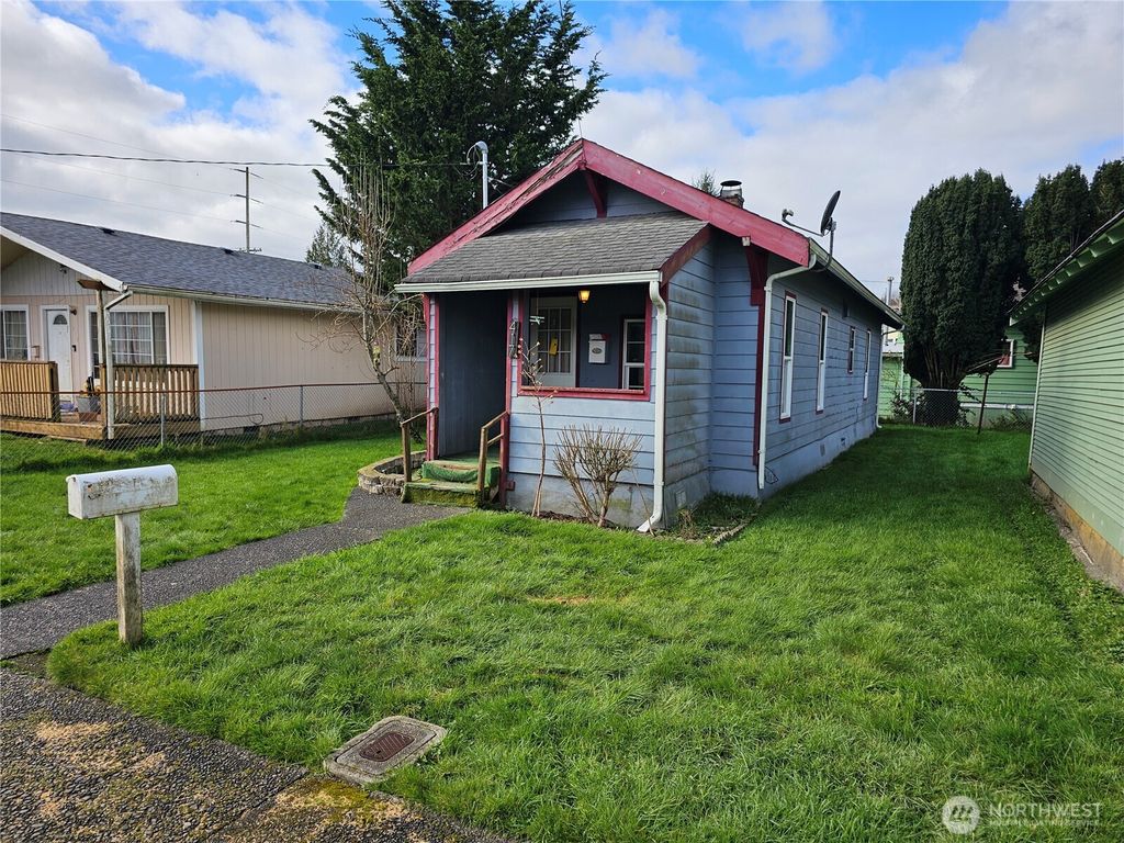 Photo of 417 Monroe Street, Hoquiam, WA 98550 (MLS # 2485181)